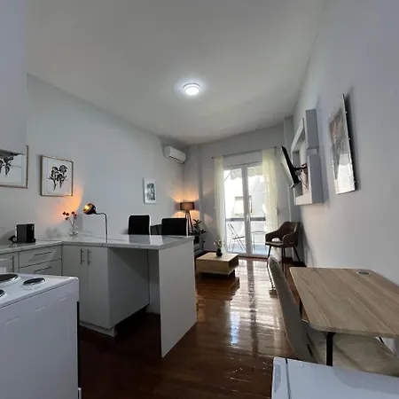 Apartment Charming In The Center Of *